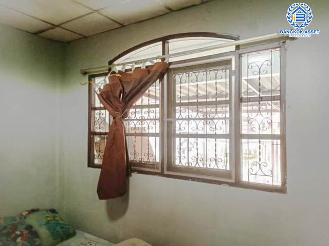 ทาวน์เฮ้าส์มือสองย่านกรุงเทพฯ ม.สัมพันธ์วิลล่า4 หลโยธิน52 เนื้อที่ 16 ตร.ว. ฟังก์ชัน 2 ห้องนอน 2 ห้องน้ำ 1 ที่จอดรถ บนทำเลยอดเยี่ยม เชื่อมต่อถ.เทพรักษ์, ถ.พหลโยธิน และถ.แจ้งวัฒนะ เพียง 6 นาทีก็ถึงรถไฟฟ้าสายสีเขียว "สถานีสายหยุด" จองเลย!...